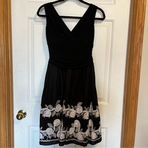 Laura Petites Fit & Flare Black with Detailed White Flowers, Size 4p, #71